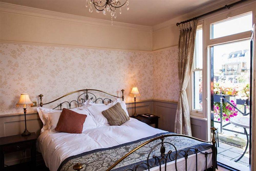 Staines-upon-Thames The Swan Hotel מראה חיצוני תמונה