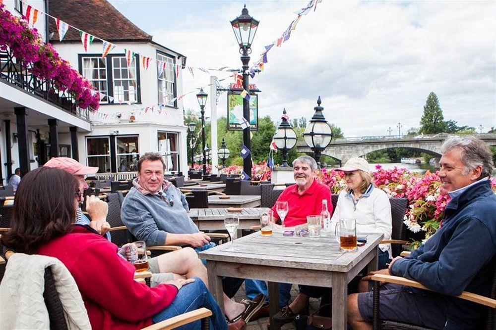Staines-upon-Thames The Swan Hotel מראה חיצוני תמונה