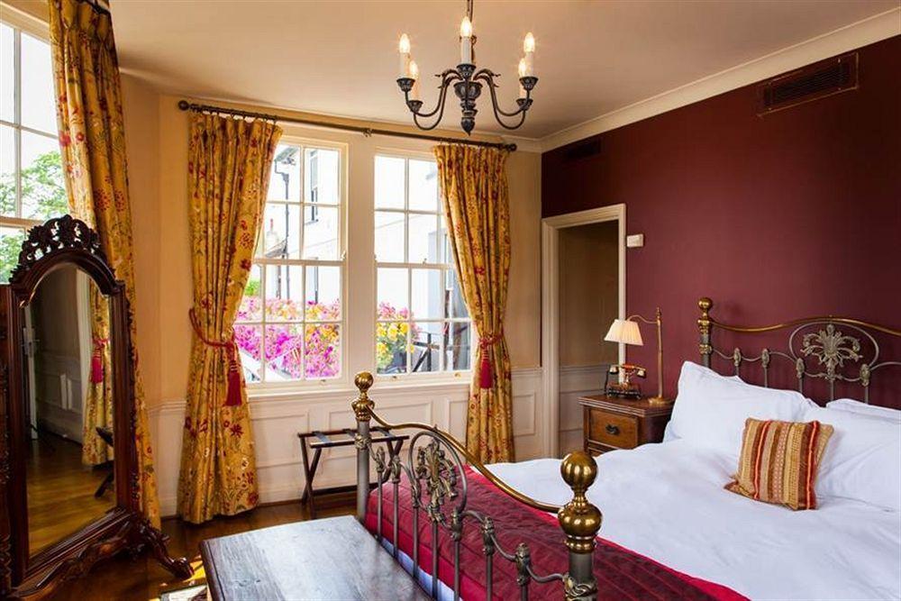Staines-upon-Thames The Swan Hotel מראה חיצוני תמונה
