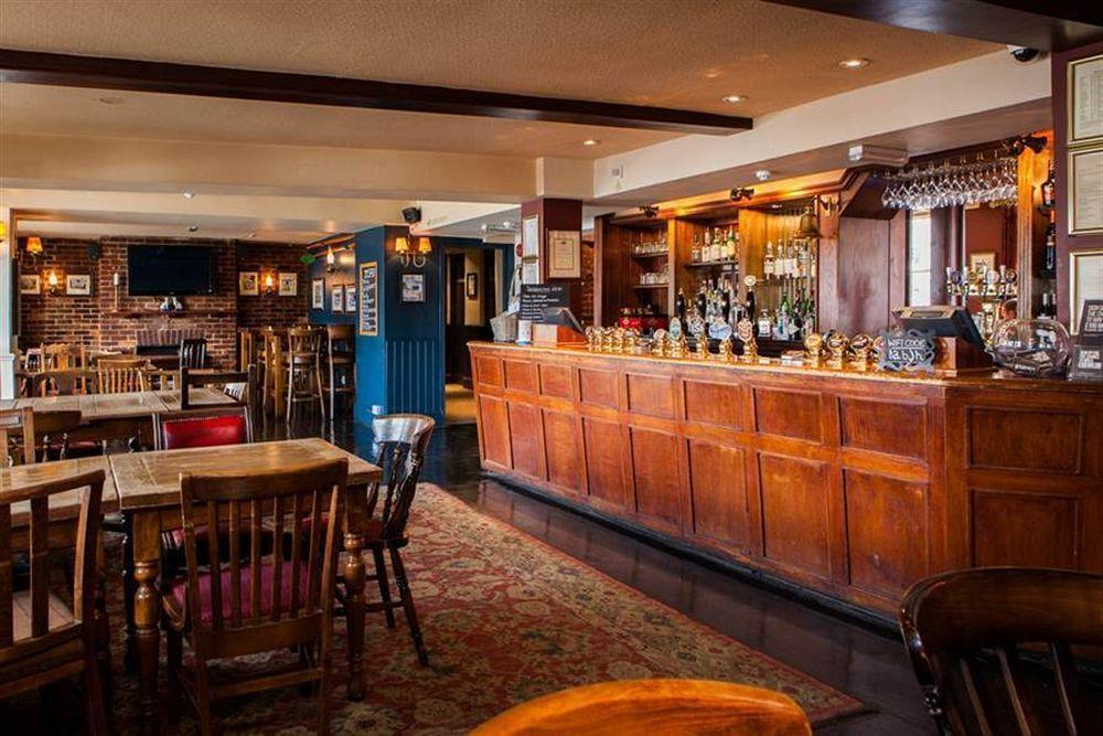 Staines-upon-Thames The Swan Hotel מראה חיצוני תמונה
