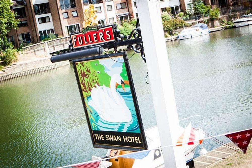 Staines-upon-Thames The Swan Hotel מראה חיצוני תמונה
